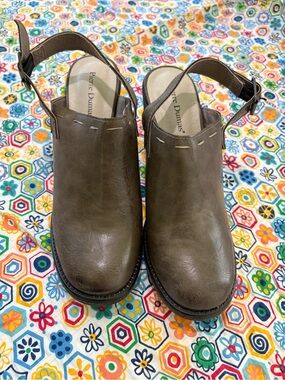 Pierre Dumas Olive Brown Leather Slingback Clogs